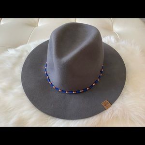 New Era Gray Fedora Style 100% Wool Hat size Medium (New York Knicks logo) Cute